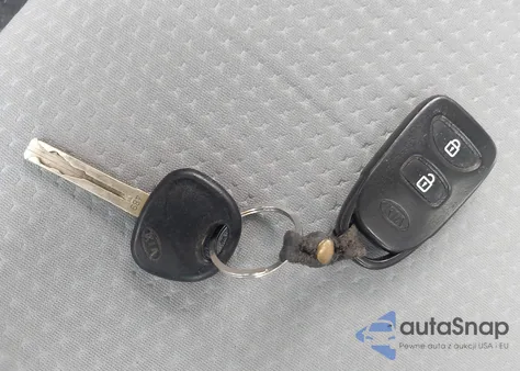 2011 Kia Sorento Lx from USA, damaged, VIN 5XYKT4A13BG005639